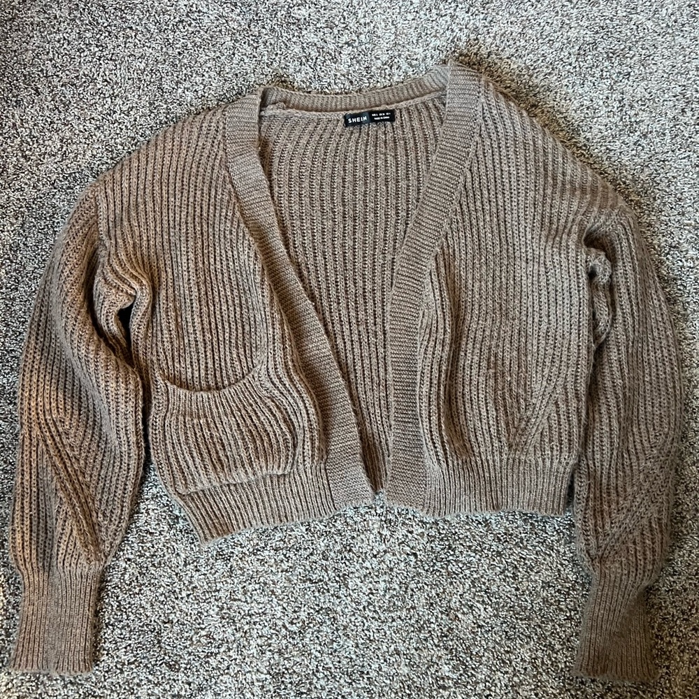 SHEIN Cropped Cardigan